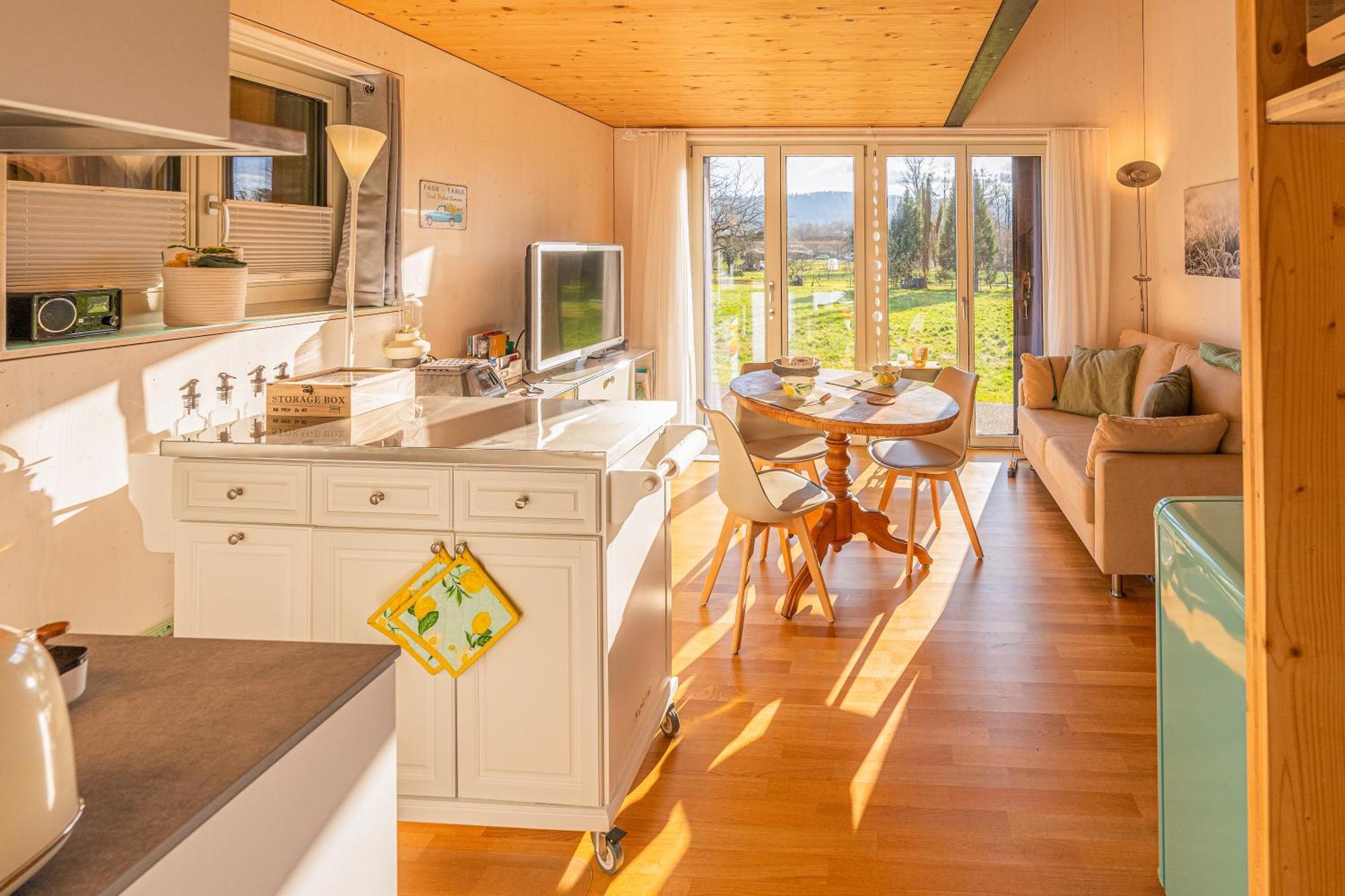 Tiny House Chez Claudine - Relaxen, Workspace, Naehe Thermen, Netflix, Free Parking & Wifi Brugg  Dış mekan fotoğraf
